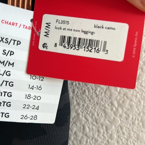 NWT Spanx Look at Me Now Seamless Leggings Black Camo Medium - Picture 12 of 13
